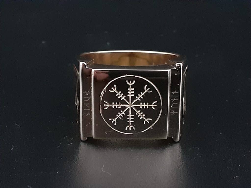 Chevalière en vente chez Bijouterie Goubill à Janzé